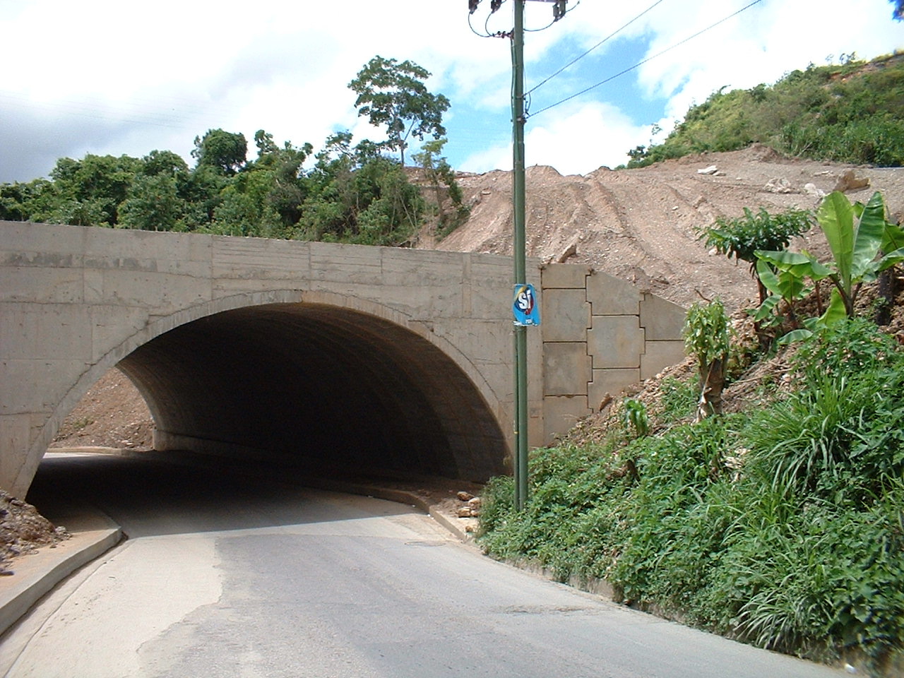 Paso en desnivel - Terrazas de Guaicoco - Urbanizacion Guaicoco 